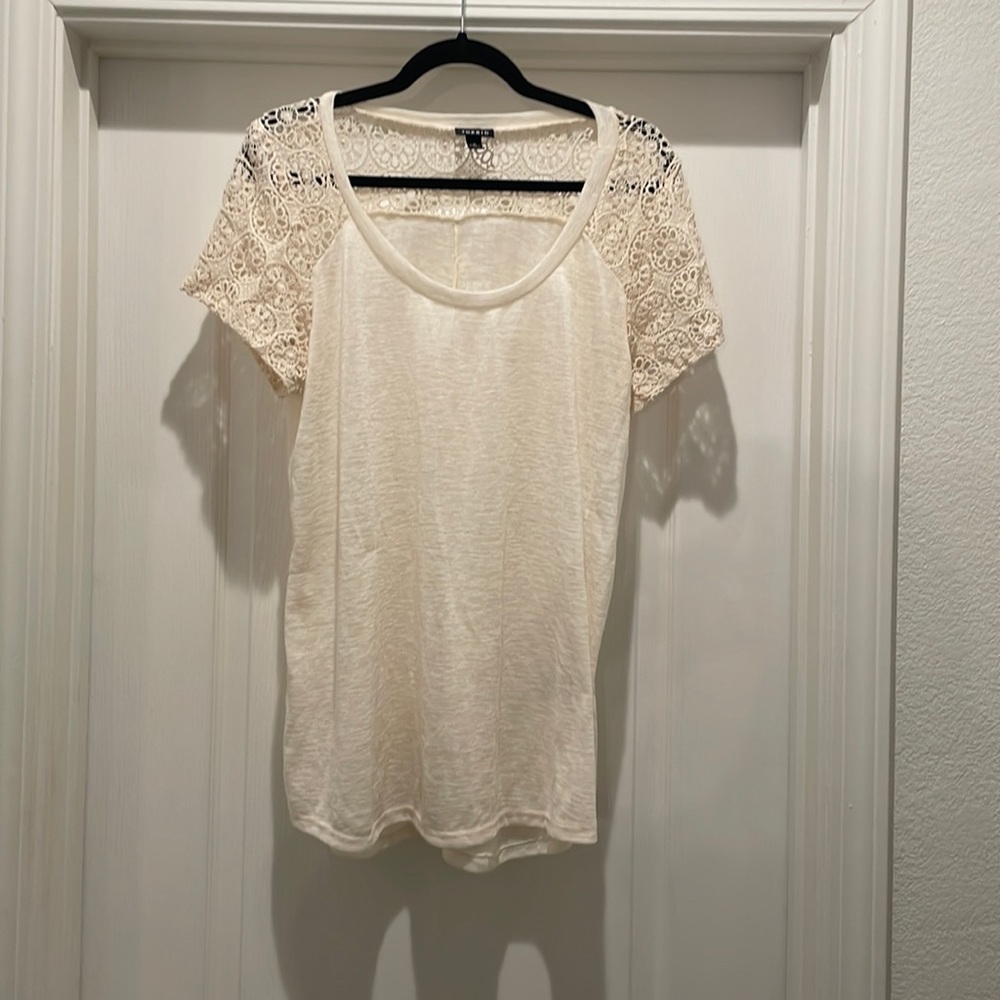 Torrid Size 0 macrame Detail Shirt